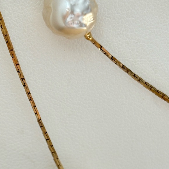 Faux pearl stations necklace/ triple chains - Picture 2 of 11